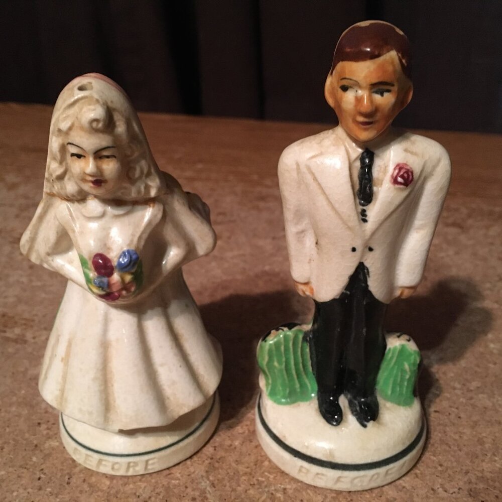 VINTAGE BEFORE & AFTER BRIDE GROOM TIME MARCHES ON SALT & PEPPER SHAKERS JAPAN